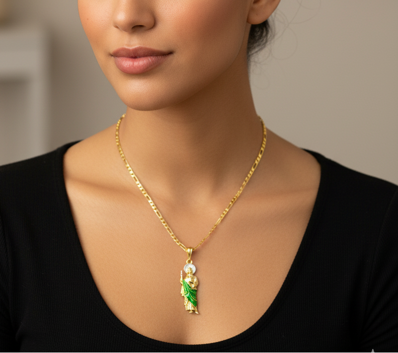 Woman wearing Saint Jude Tadeo Necklace 20" Figaro Chain 14K Gold Plated Cadena de San Judas Tadeo Medalla de San Judas Oro Laminado Para Hombre Mujer