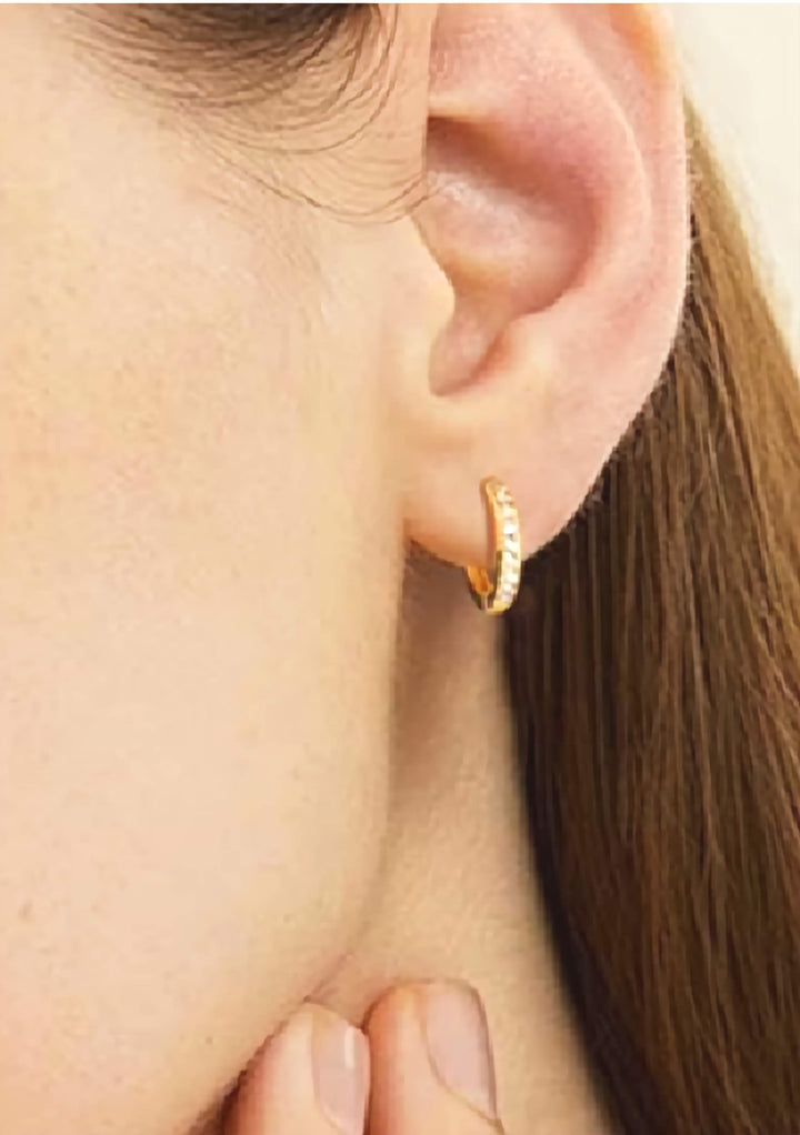 person 14k Gold Plated Huggie Hoop Hoops Cartilage Earlobe Piercing