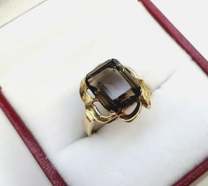 VINTAGE 14K YELLOW GOLD EMERALD CUT SMOKY QUARTZ RING SIZE 5