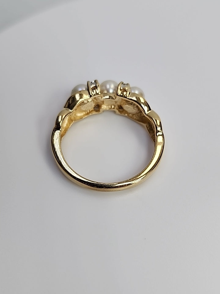 14k Gold Pearls And Diamonds Ring Size 7