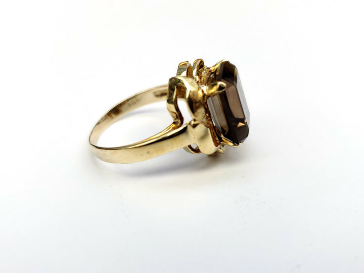 VINTAGE 14K YELLOW GOLD EMERALD CUT SMOKY QUARTZ RING SIZE 5