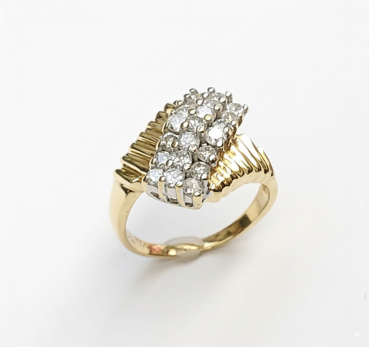 0.90 CT Diamond Ring 14K Gold Size 6.5  Diamond Journey Ring