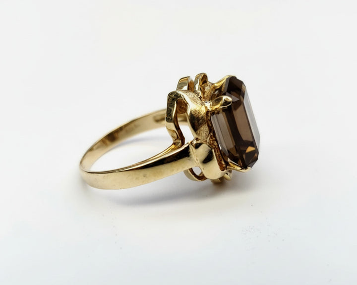 VINTAGE 14K YELLOW GOLD EMERALD CUT SMOKY QUARTZ RING SIZE 5