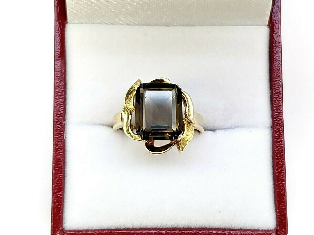 VINTAGE 14K YELLOW GOLD EMERALD CUT SMOKY QUARTZ RING SIZE 5