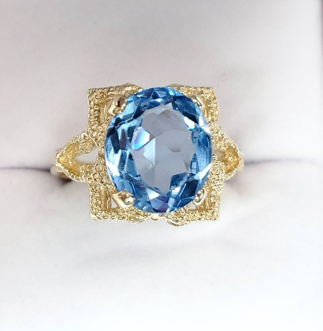 Vintage 14k Gold 5.00CT Oval Blue Topaz Estate Ring Size 8