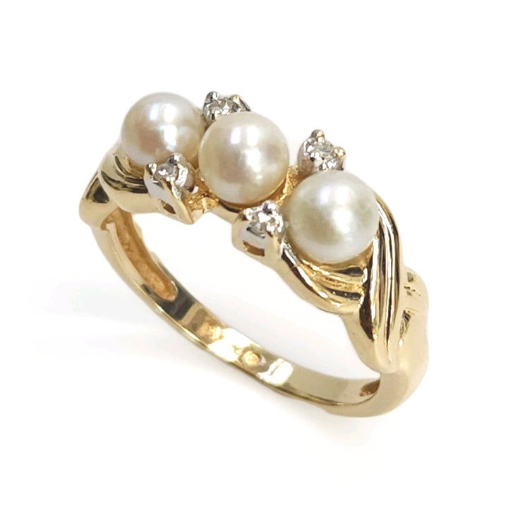 14k Gold Pearls And Diamonds Ring Size 7